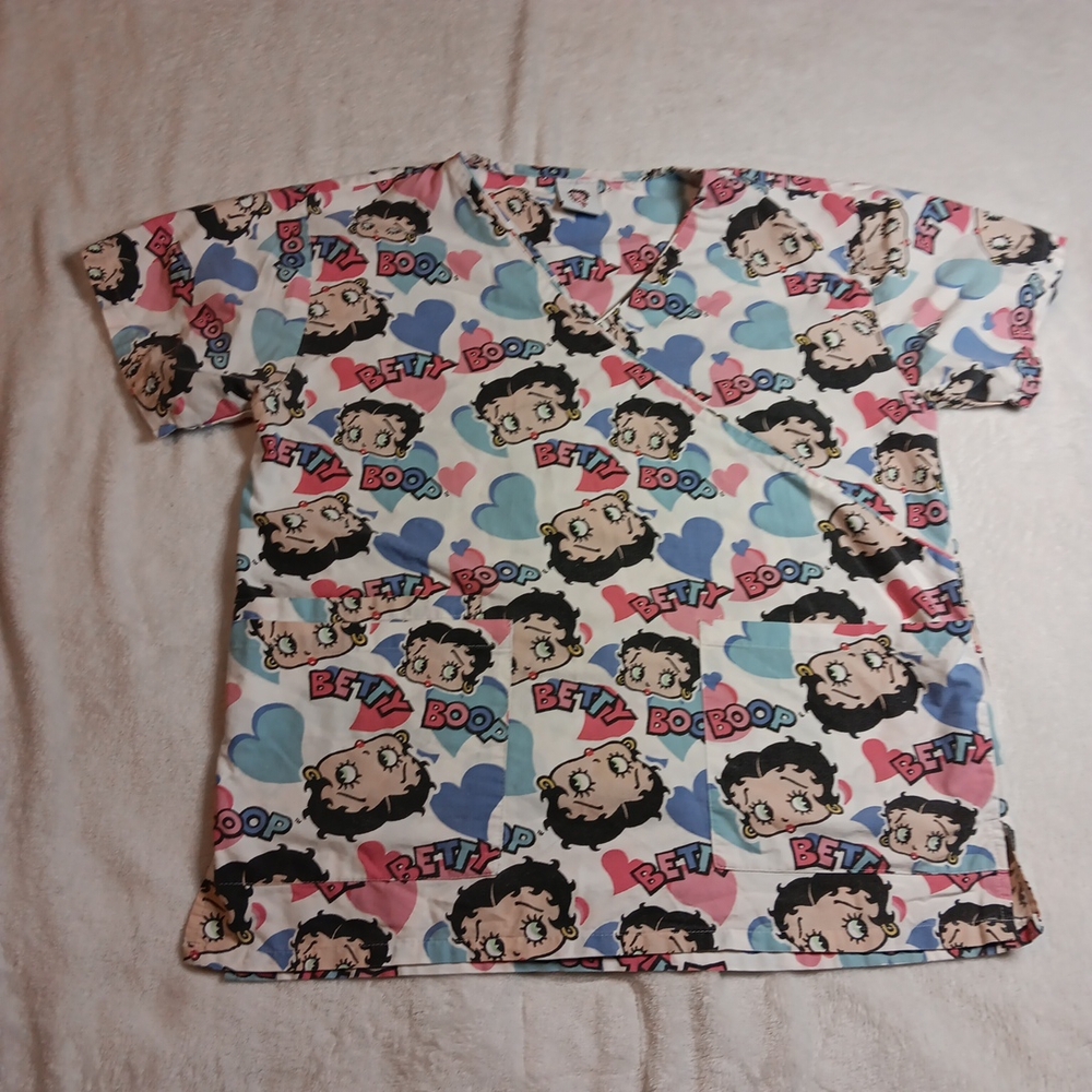 Betty Boop Heart Print Scrub Top